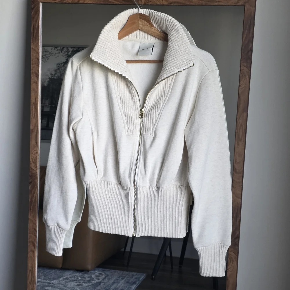 Varley Cream Sweater - Picture 3 of 14